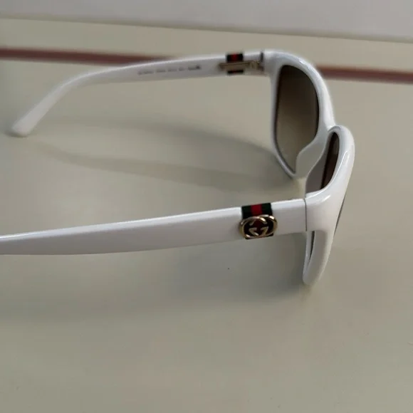 Gucci Sunglasses - Picture 2 of 5